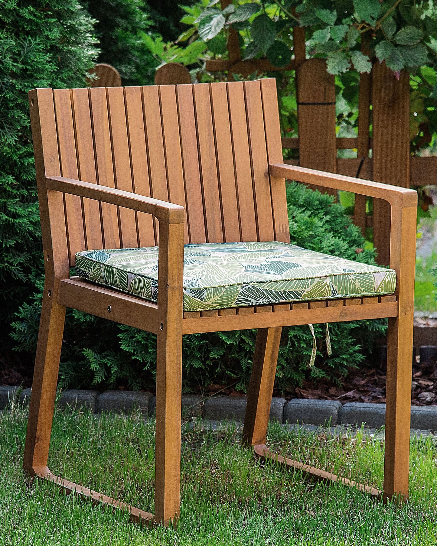 Set of 8 Garden Chairs with Cushions SASSARI Acacia Wood Green