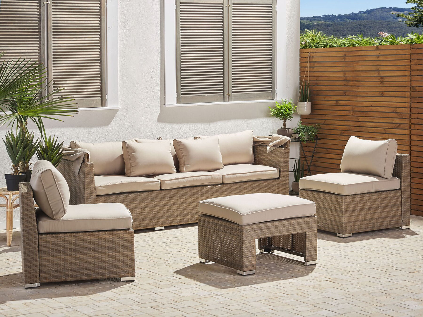 Garden Lounge Set with Table 5 Seater COCCOLIA Modular PE Rattan Beige