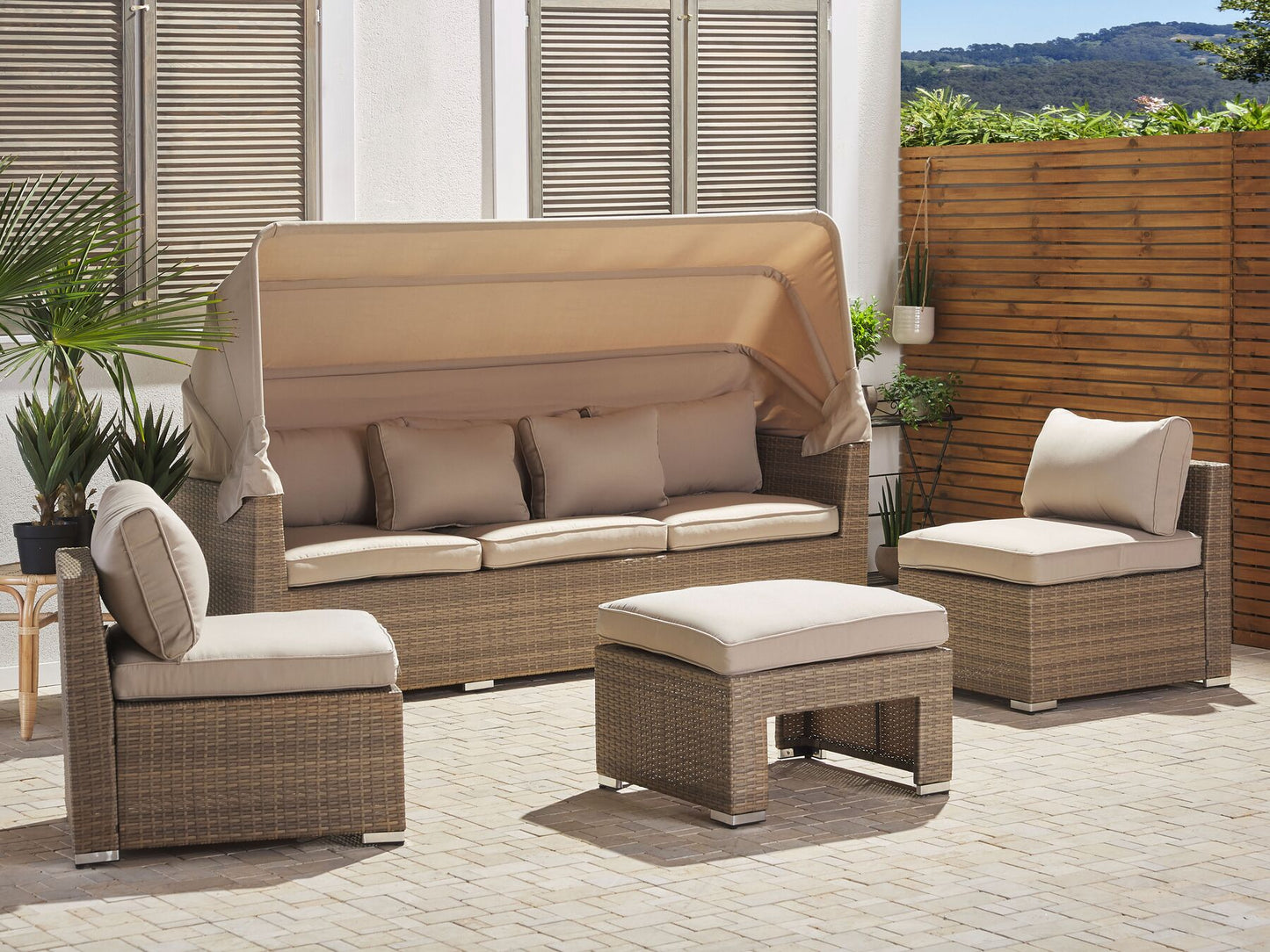 Garden Lounge Set with Table 5 Seater COCCOLIA Modular PE Rattan Beige