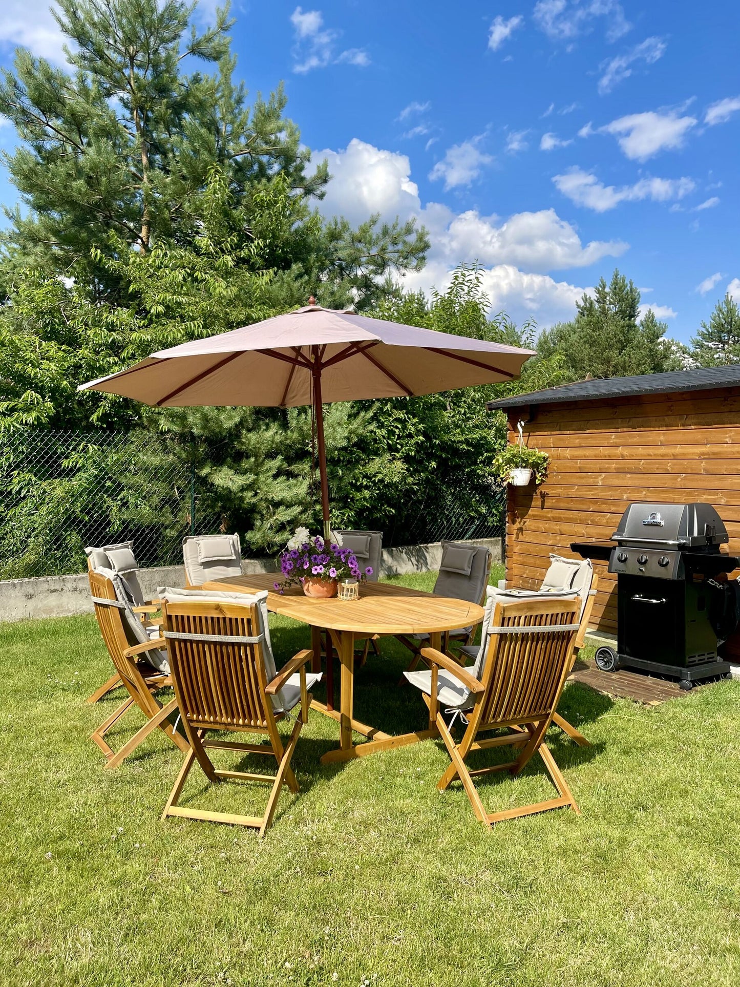 Garden Dining Set 8 Seater MAUI with Parasol Acacia Wood Taupe