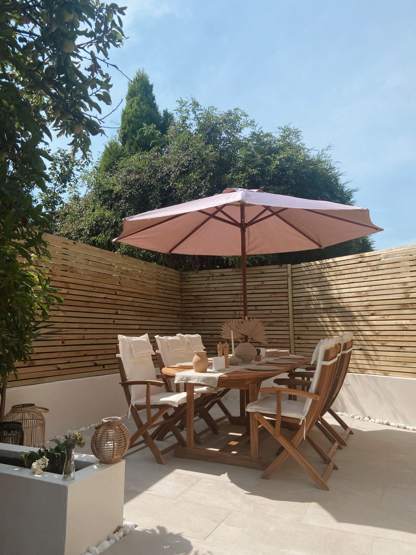 Garden Dining Set 8 Seater MAUI with Parasol Acacia Wood Taupe