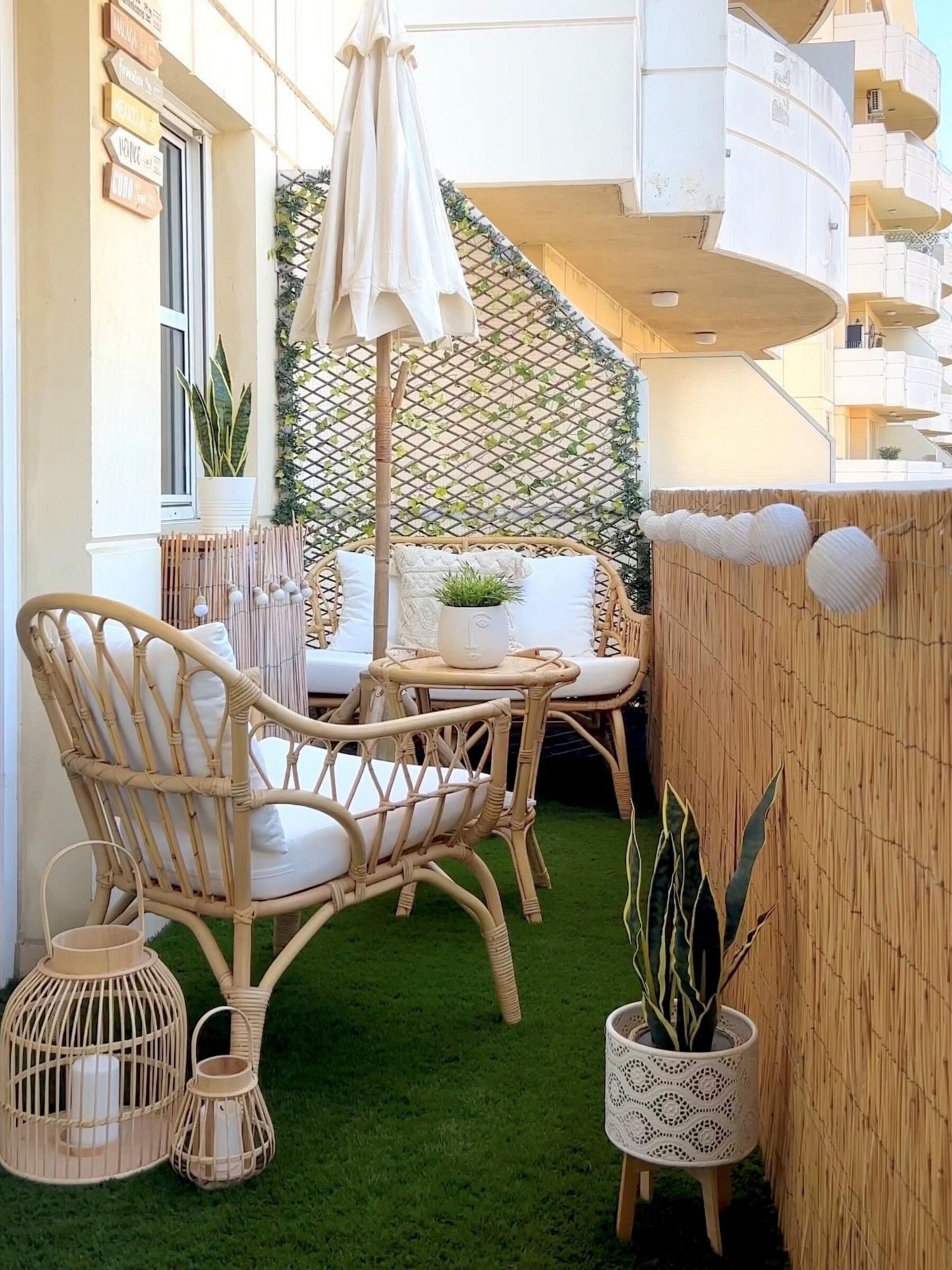 Garden Lounge Set with Table 4 Seater SIBARI Rattan Natural