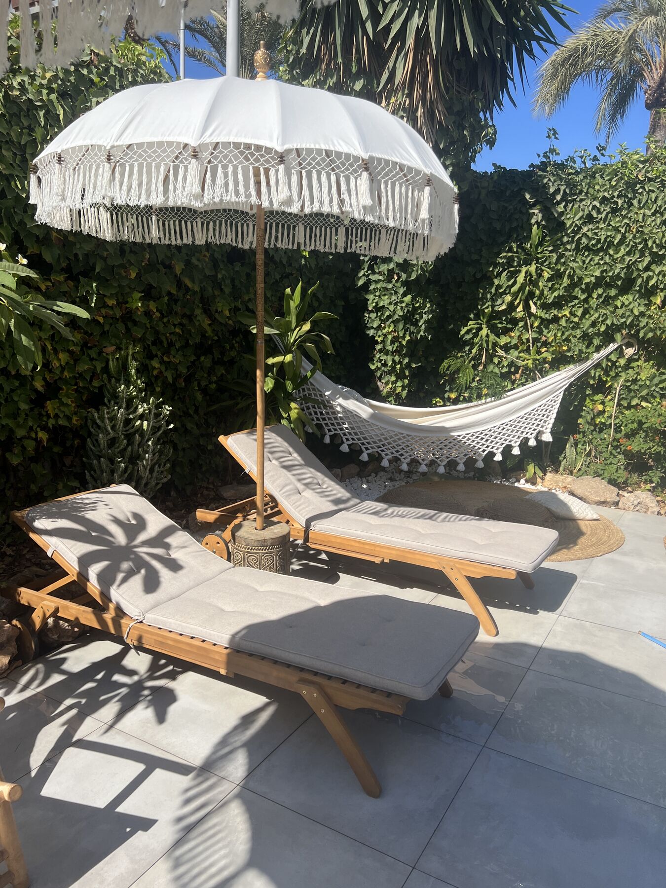 acacia wood reclining sun lounger java
