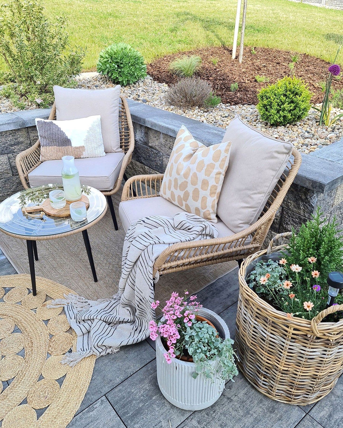Bistro Set with Cushions LAURETO PE Rattan Natural