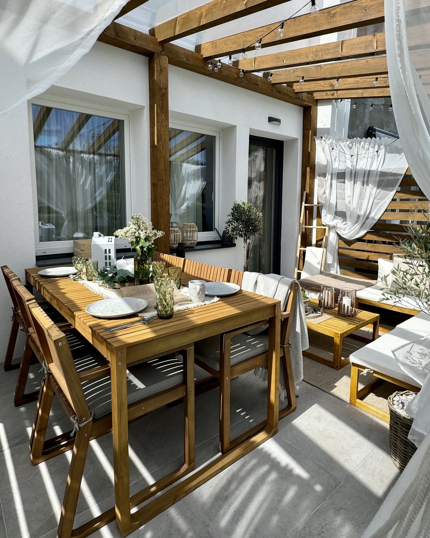 Garden Dining Set with Trolley 8 Seater SASSARI Acacia Wood Brown