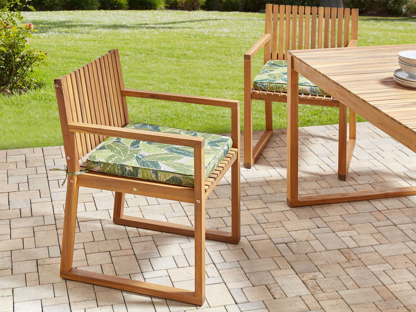 Garden Dining Set 8 Seater SASSARI II with Cushions Certified Acacia Wood Green