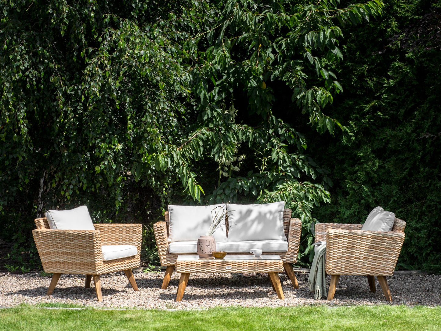 Garden Lounge Set with Table 4 Seater VITTORIA PE Rattan Off-White