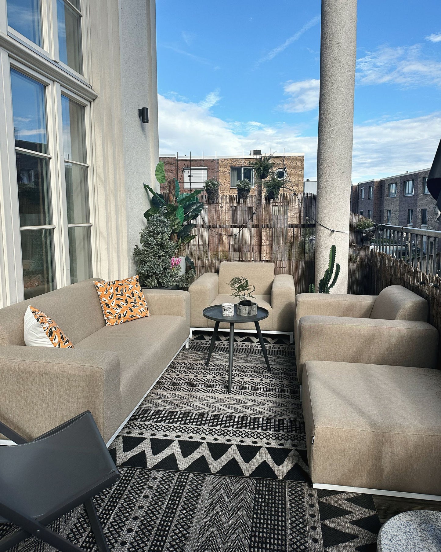 Garden Sofa Beige with White ROVIGO