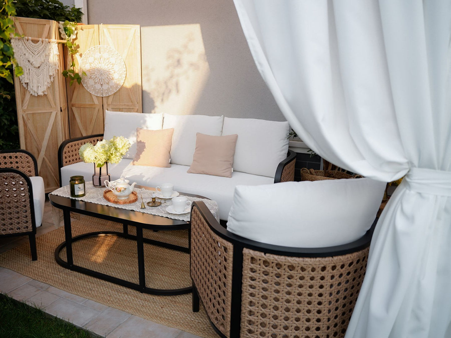 Garden Lounge Set with Table 5 Seater MONTEFALCO Metal White