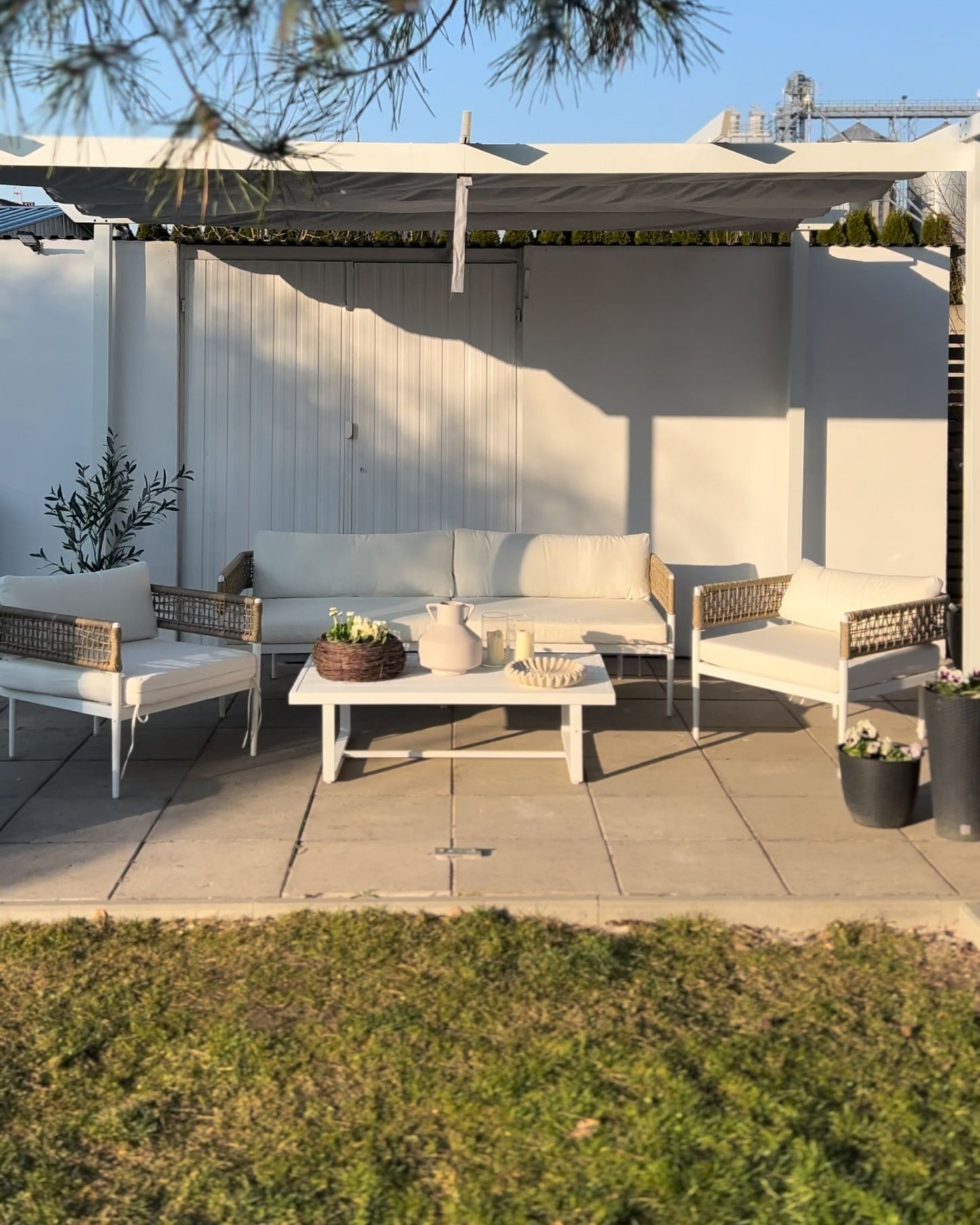 Garden Lounge Set with Table 5 Seater SERLA Metal White