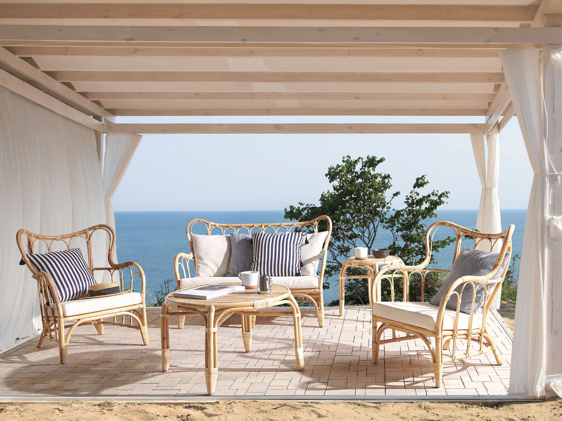 Garden Lounge Set with Table 4 Seater BRINDISI Rattan Natural