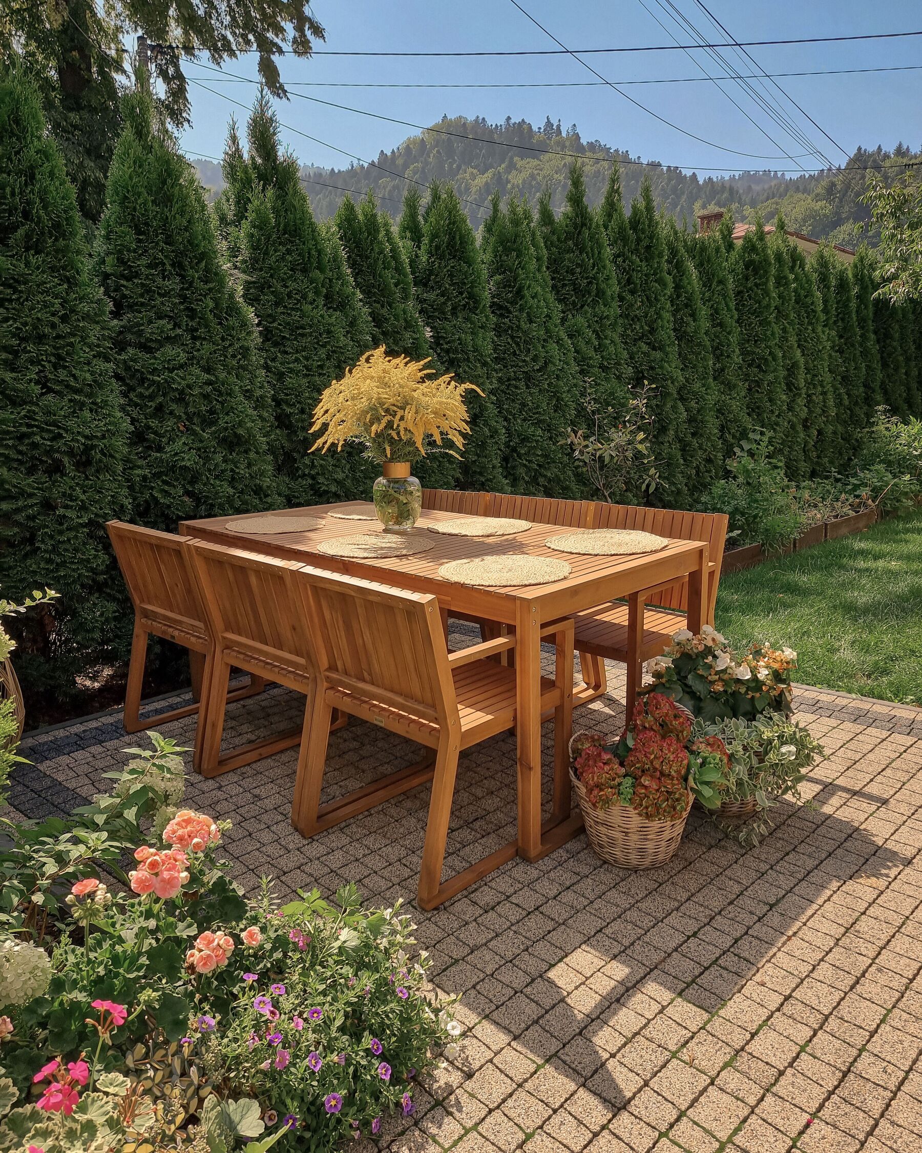 Garden Dining Set 6 Seater SASSARI Acacia Wood Brown