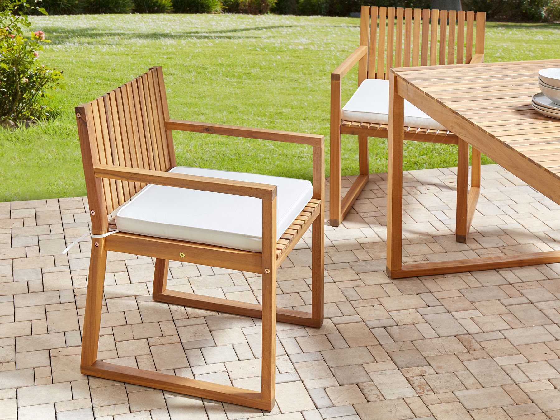 Garden Dining Set 8 Seater SASSARI II with Cushions Certified Acacia Wood Off-White
