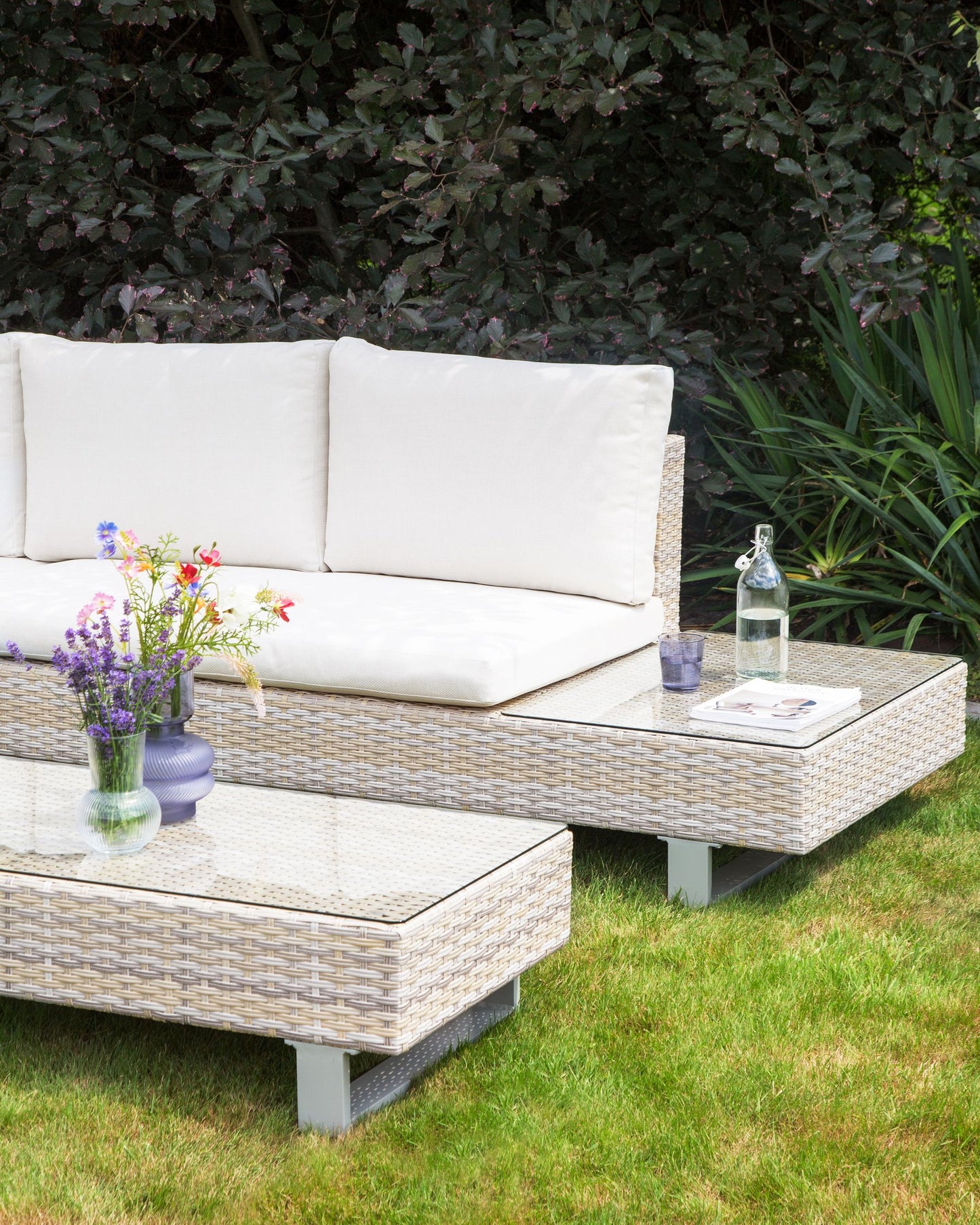 Garden Corner Sofa with Table 5 Seater Right Hand Rattan Off-White