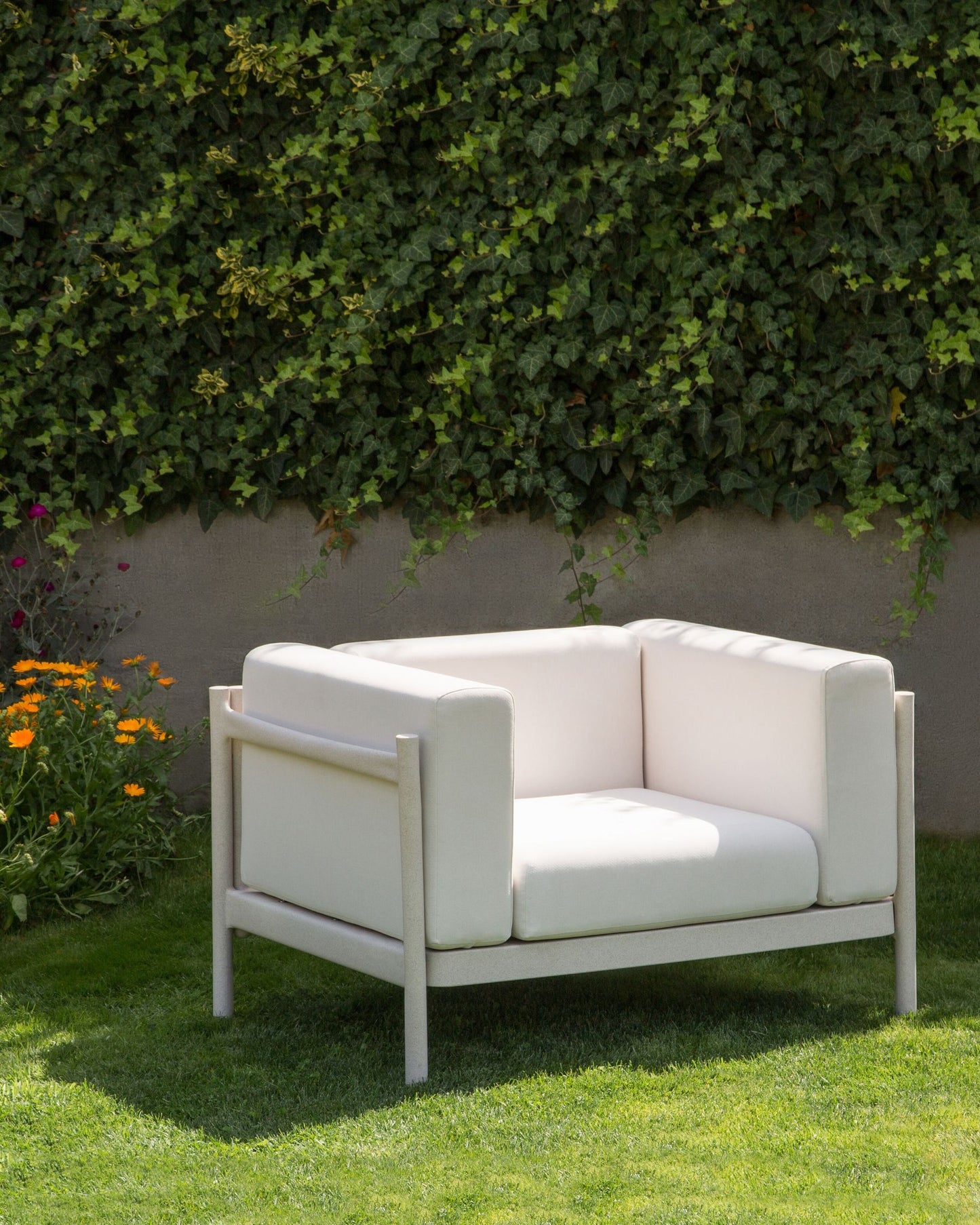 Set of 2 Garden Armchairs FERRETTI Light Beige
