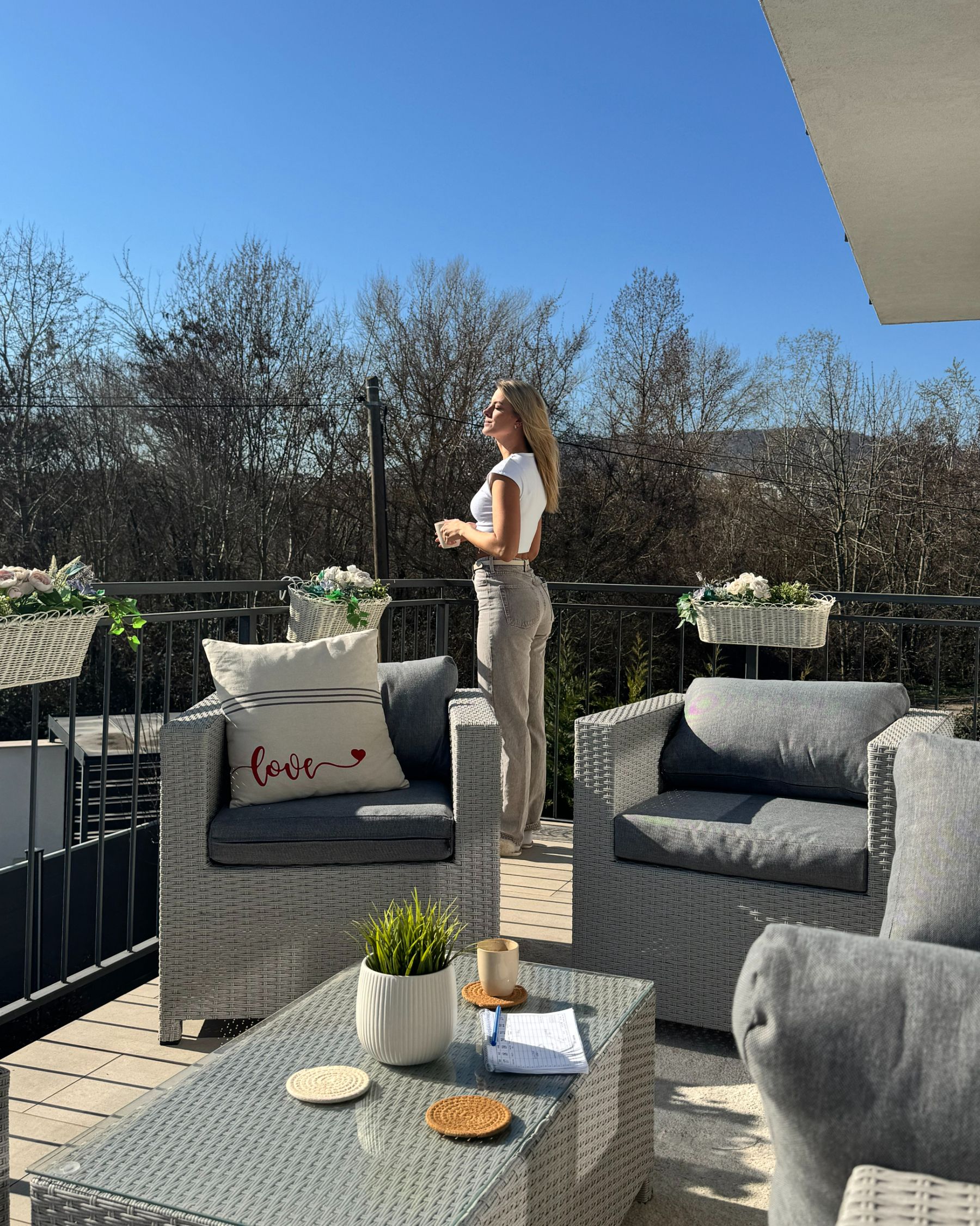 Garden Lounge Set with Table and Ottoman 4 Seater MILANO PE Rattan Light Grey